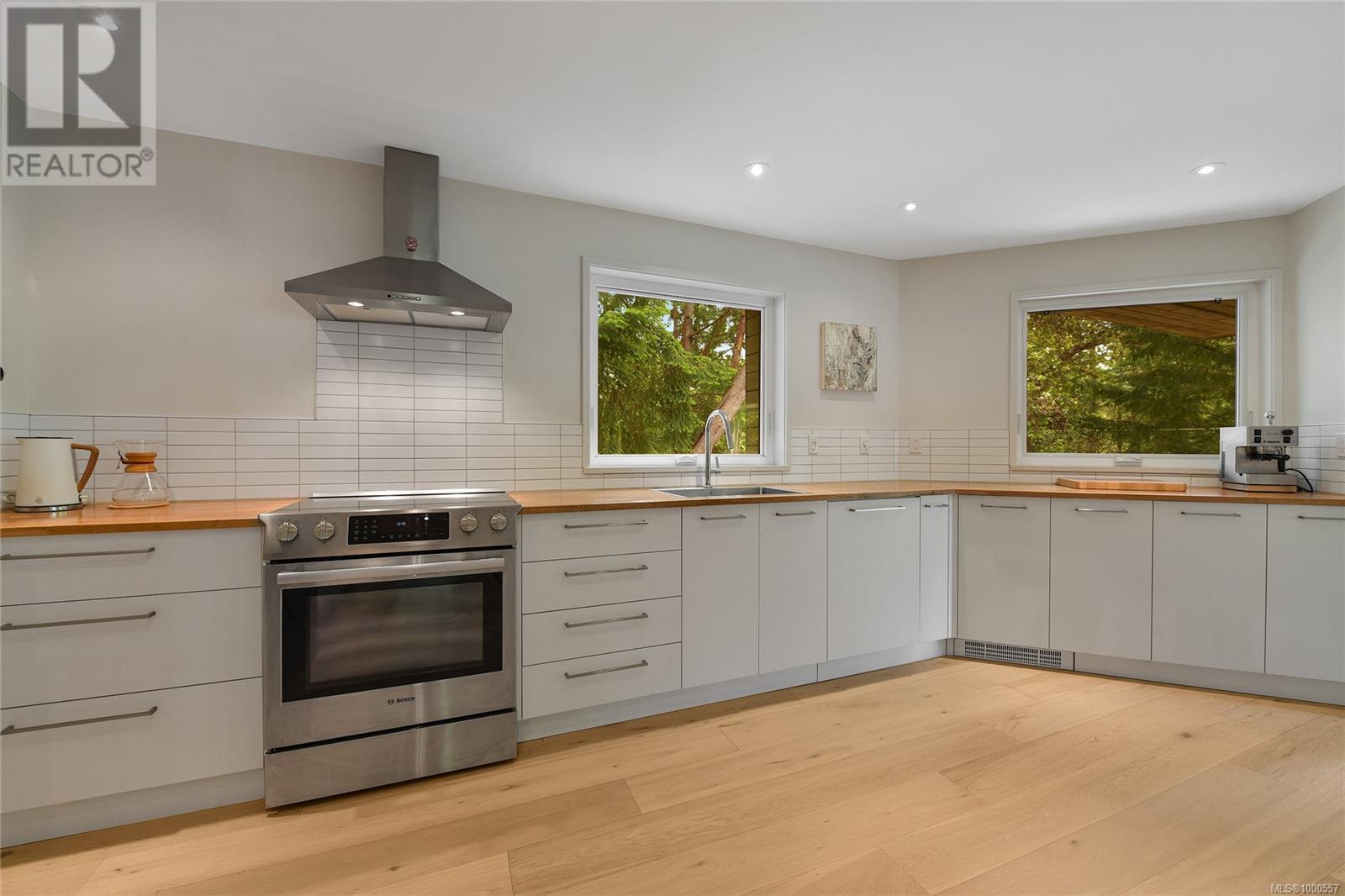  297 Wood Dale Drive, Mayne Island