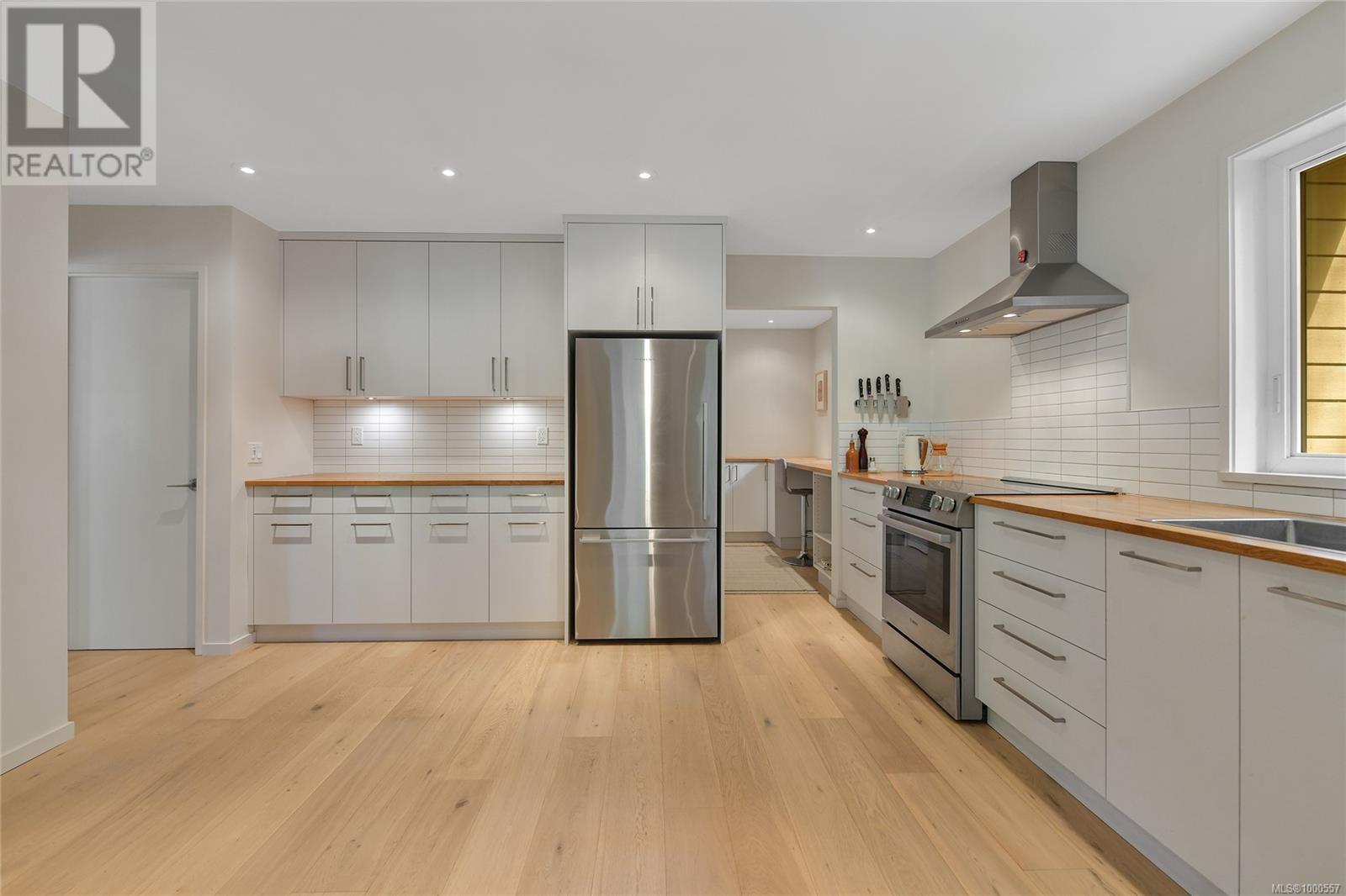  297 Wood Dale Drive, Mayne Island