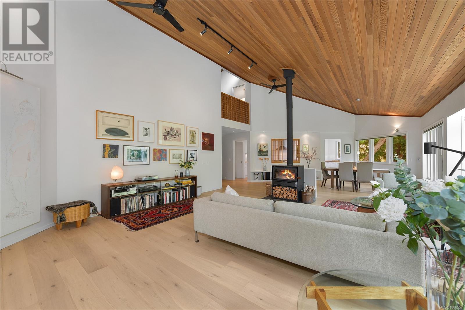  297 Wood Dale Drive, Mayne Island