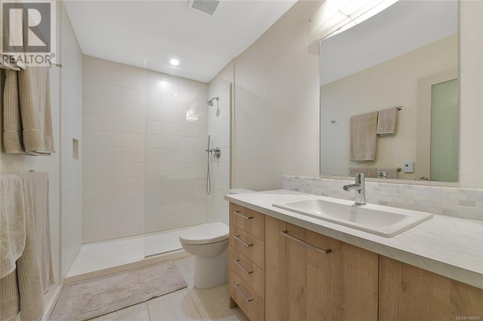  297 Wood Dale Drive, Mayne Island