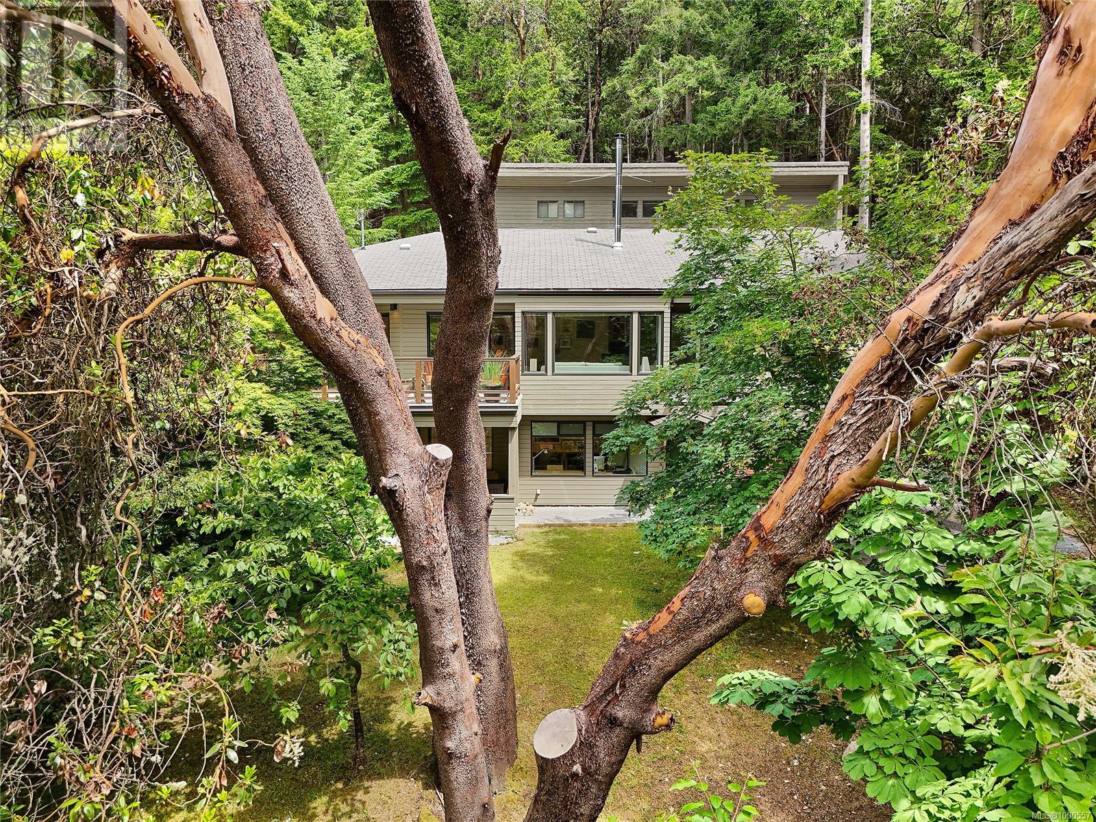  297 Wood Dale Drive, Mayne Island