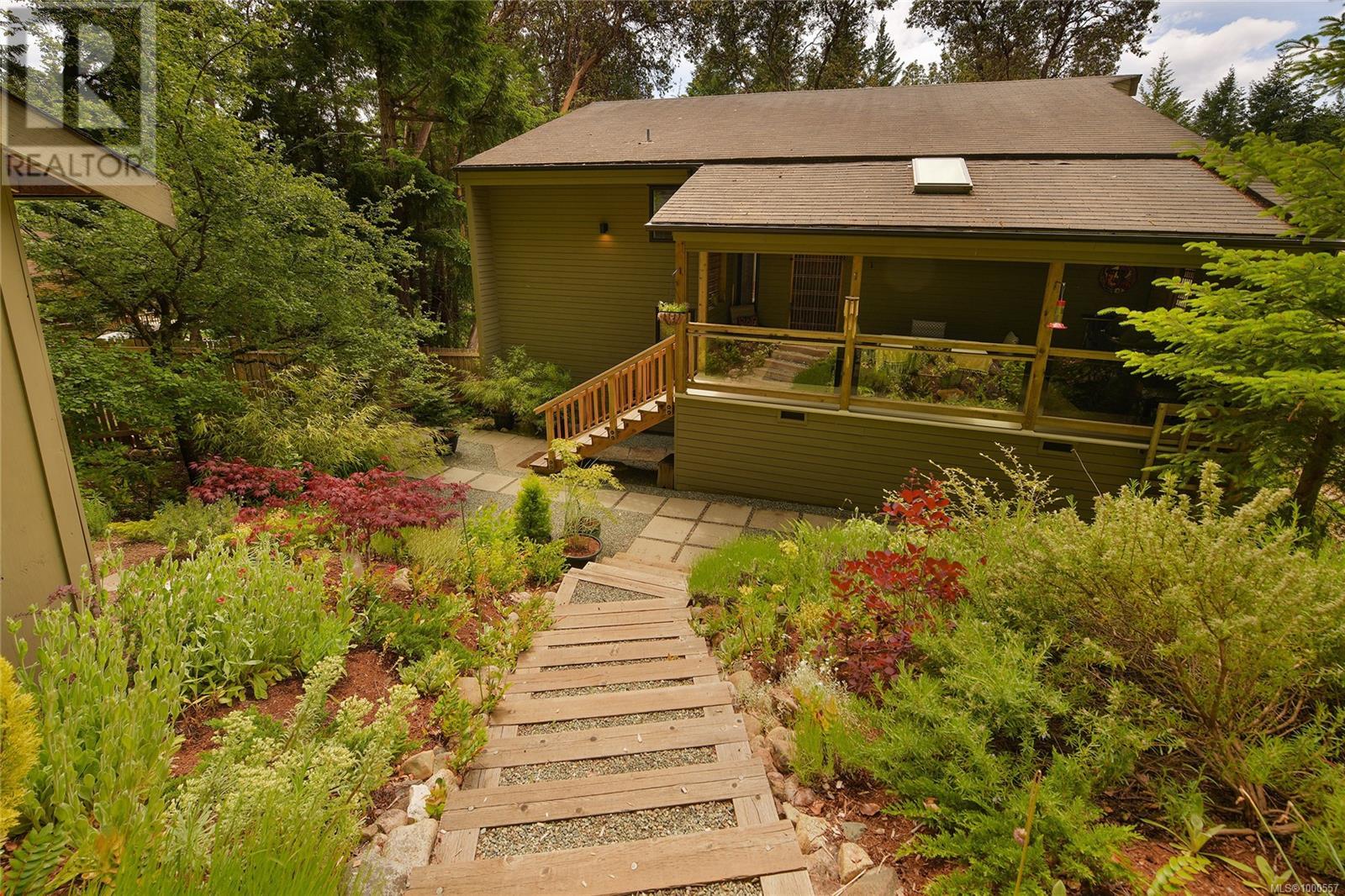 297 Wood Dale Drive, Mayne Island