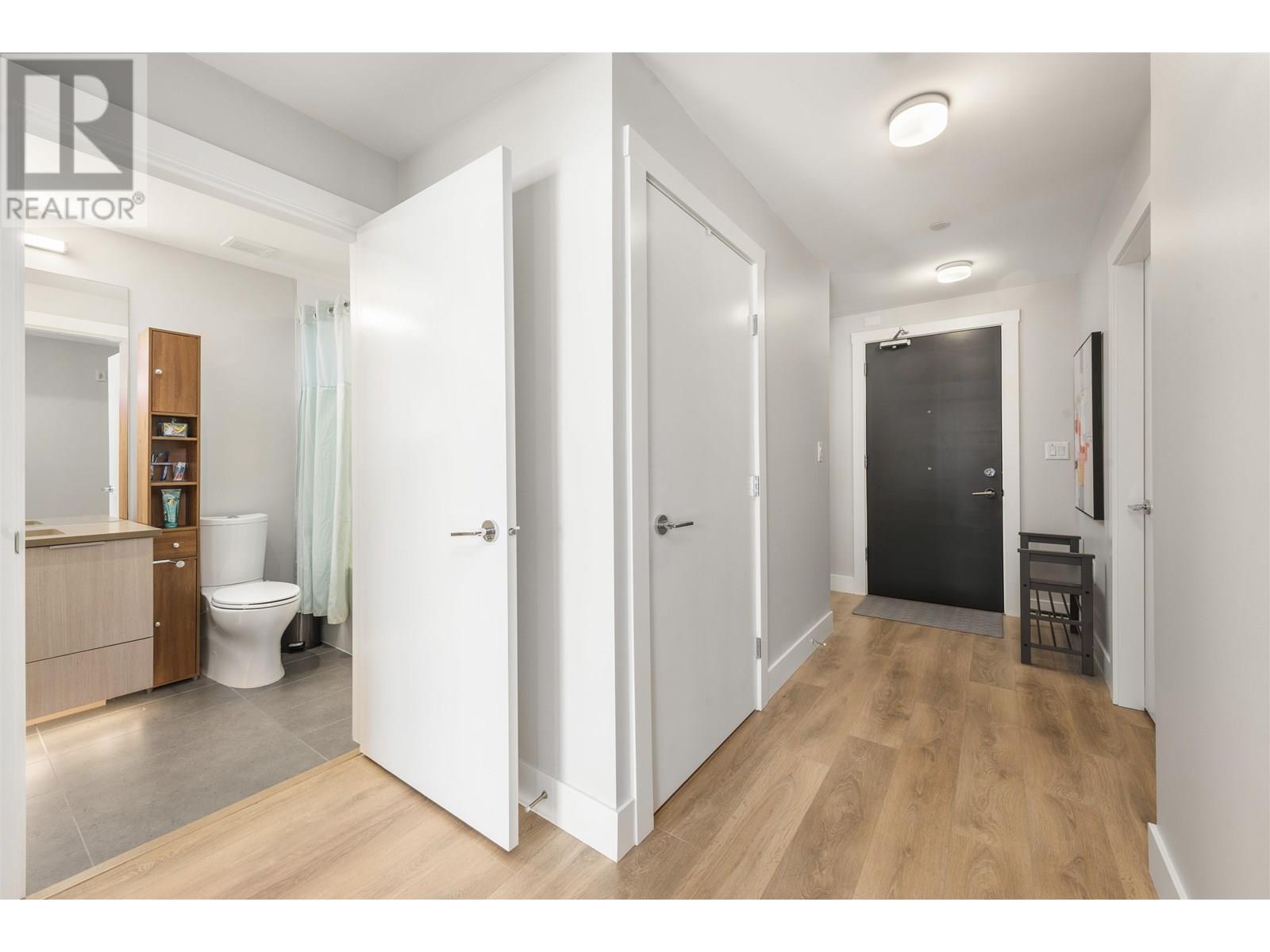 Photo 10 of 3574 Sawmill Crescent, Vancouver BC