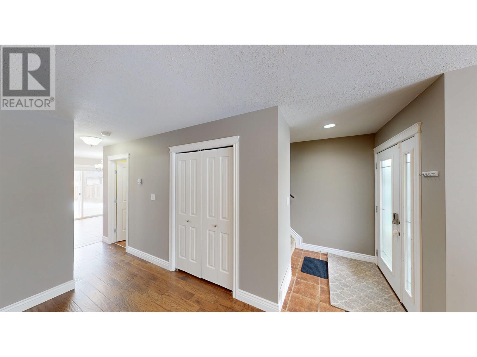 Photo 8 of 9616 118 Avenue, Fort St John BC