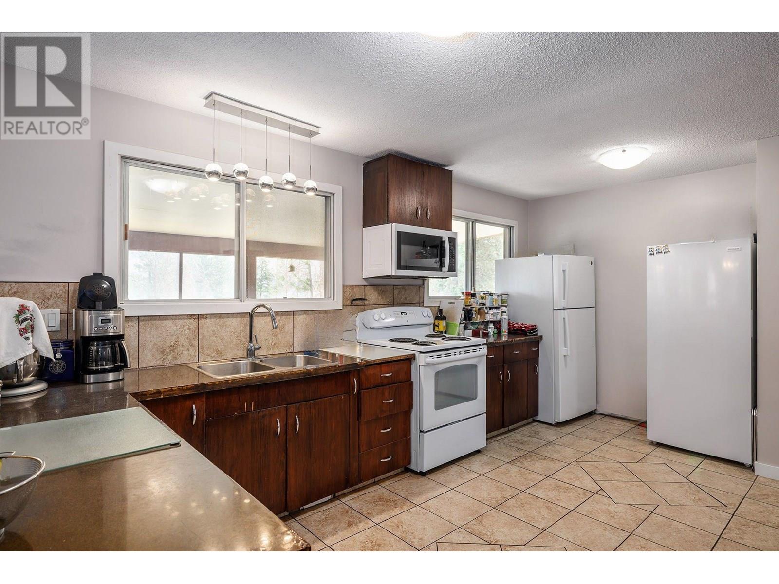  11175 Pretty Road, Lake Country