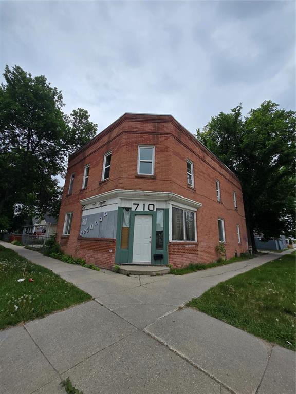 Photo 9 of 710 Aberdeen Avenue, Winnipeg MB