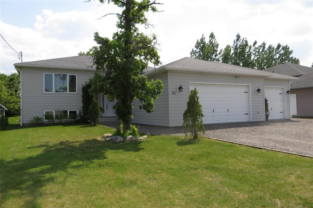 Photo 9 of 24 High Point Lane, Steinbach MB