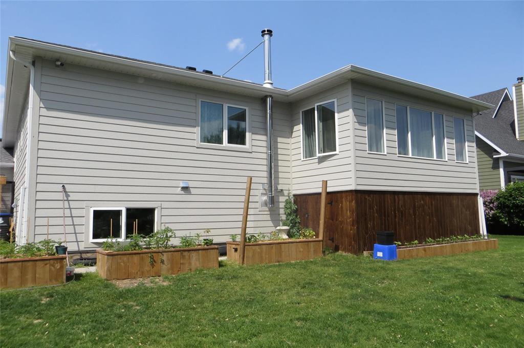 Photo 10 of 24 High Point Lane, Steinbach MB