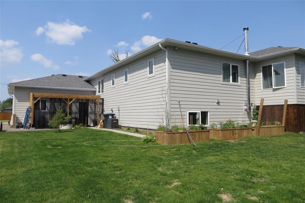 Photo 16 of 24 High Point Lane, Steinbach MB