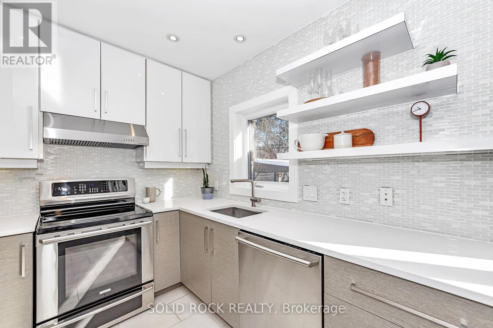 Photo 10 of 292 Currell Avenue, Ottawa ON