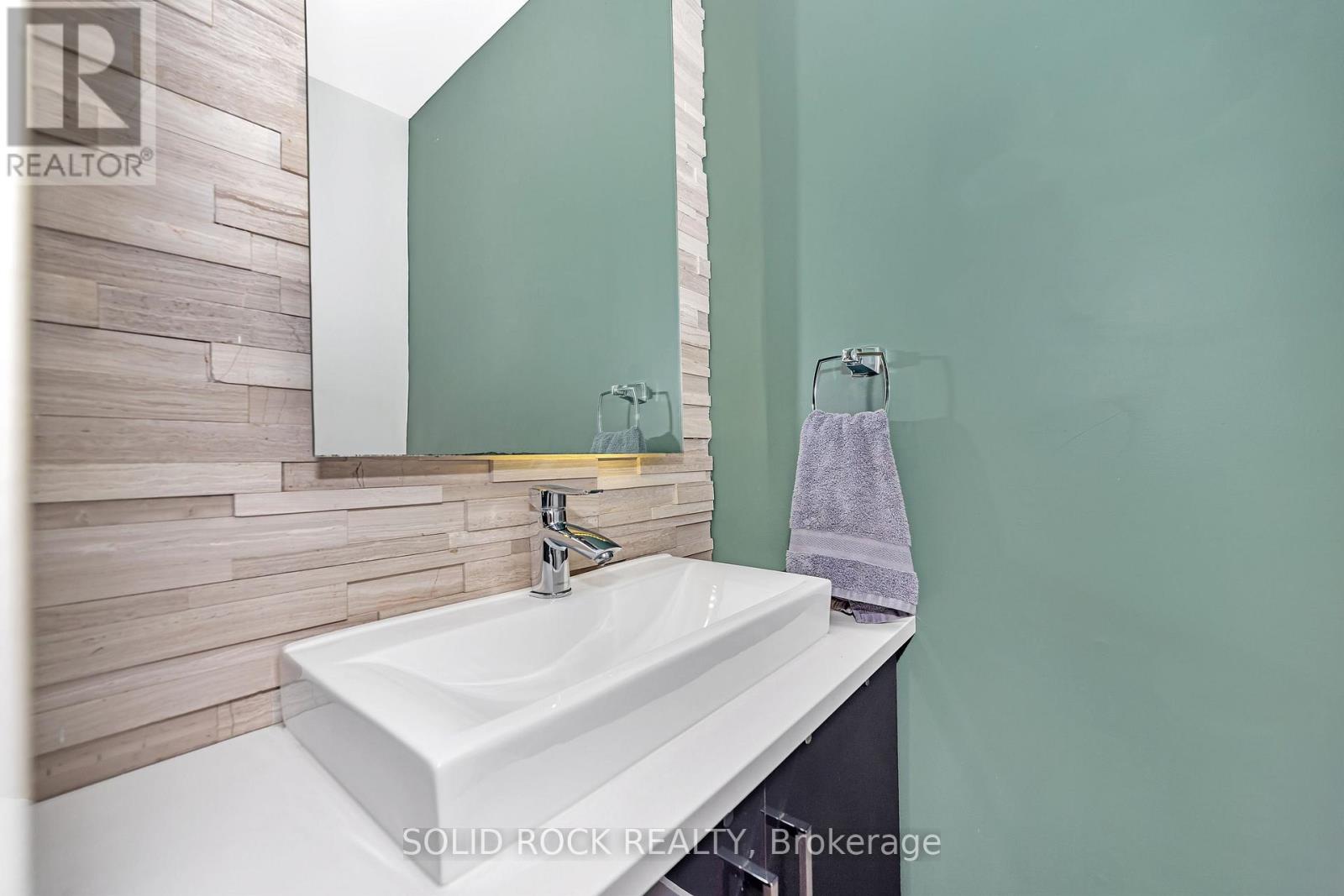 Photo 11 of 292 Currell Avenue, Ottawa ON
