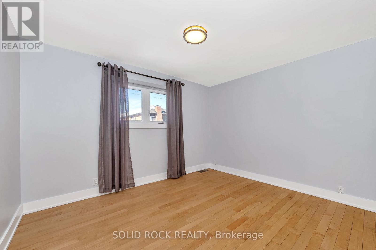 Photo 23 of 292 Currell Avenue, Ottawa ON