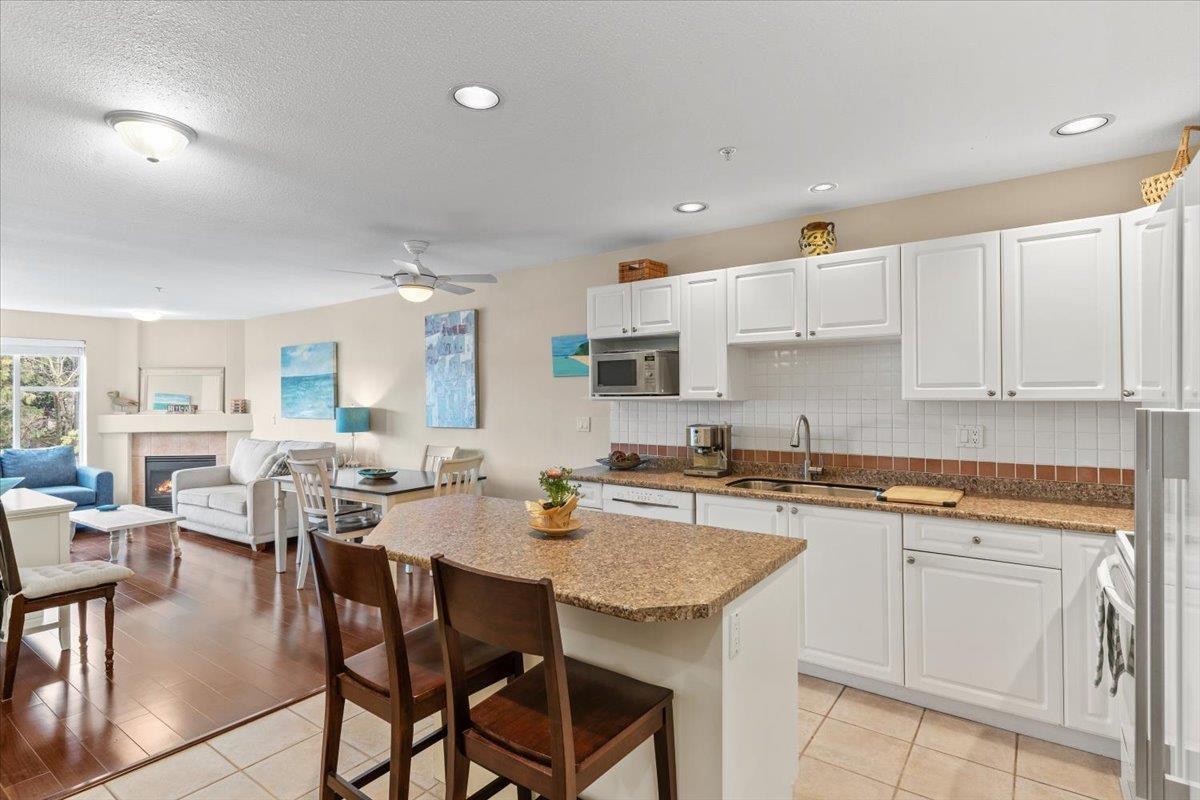 204 1153 VIDAL STREET, White Rock real estate listing R2980784