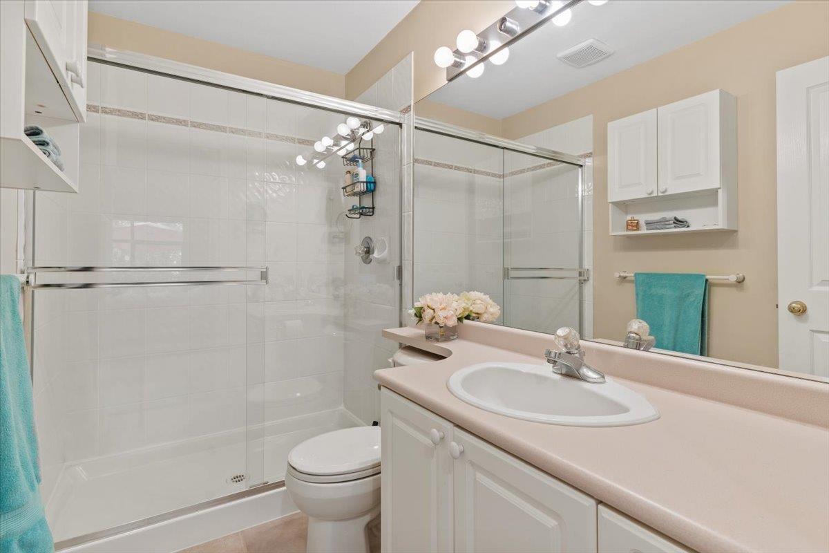 204 1153 VIDAL STREET, White Rock real estate listing R2980784