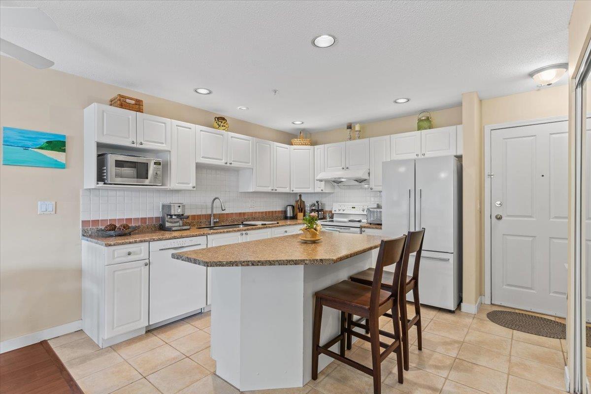 204 1153 VIDAL STREET, White Rock real estate listing R2980784