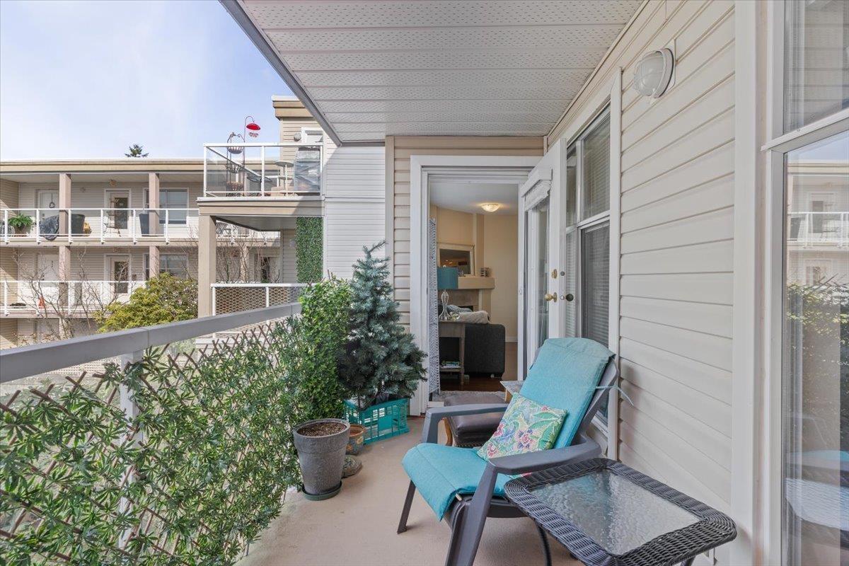 204 1153 VIDAL STREET, White Rock real estate listing R2980784
