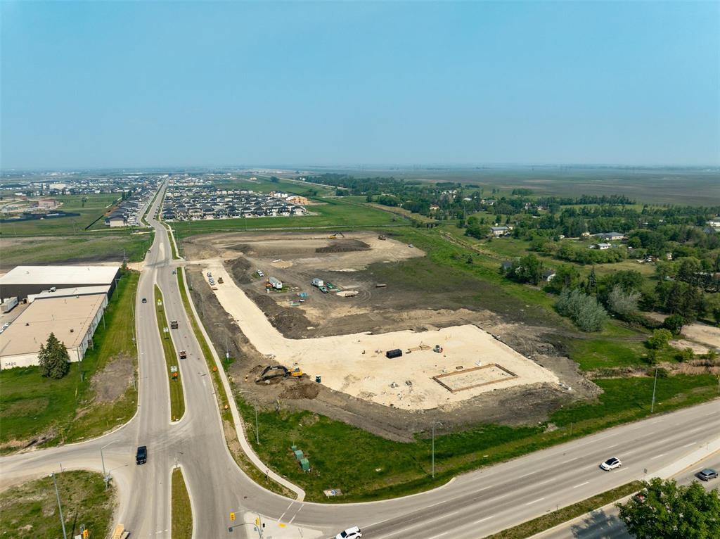 Photo 8 of 209 Kapelus Drive, West St Paul MB