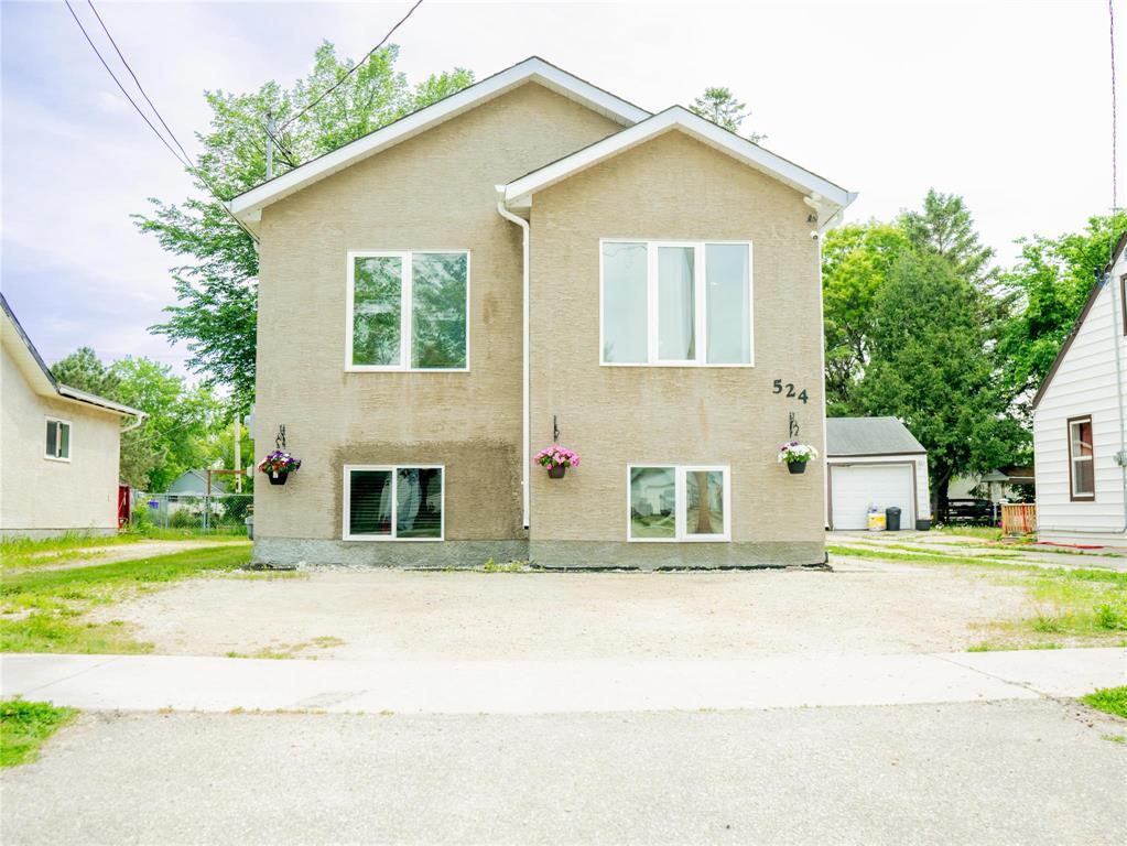 Photo 29 of 524 Morris Avenue, Selkirk MB