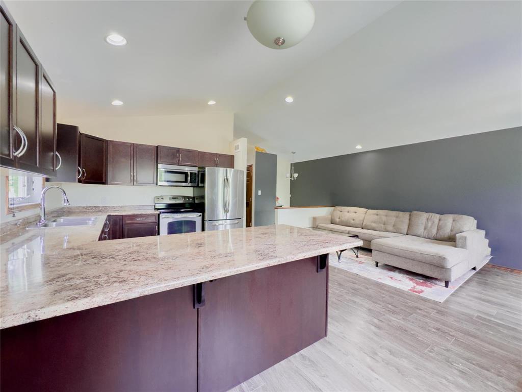 Photo 10 of 524 Morris Avenue, Selkirk MB
