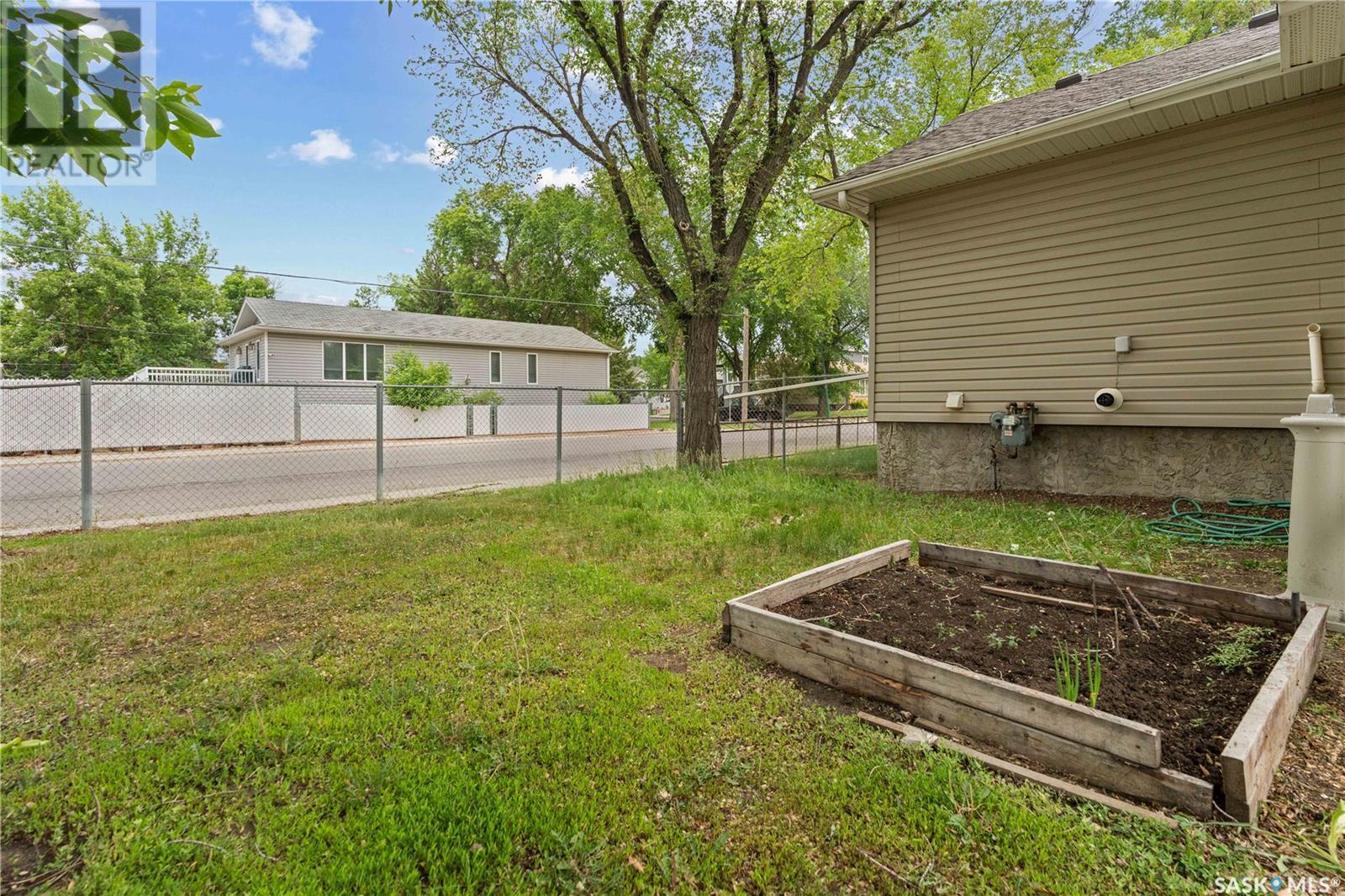 Photo 5 of 1200 Atkinson Street, Regina SK