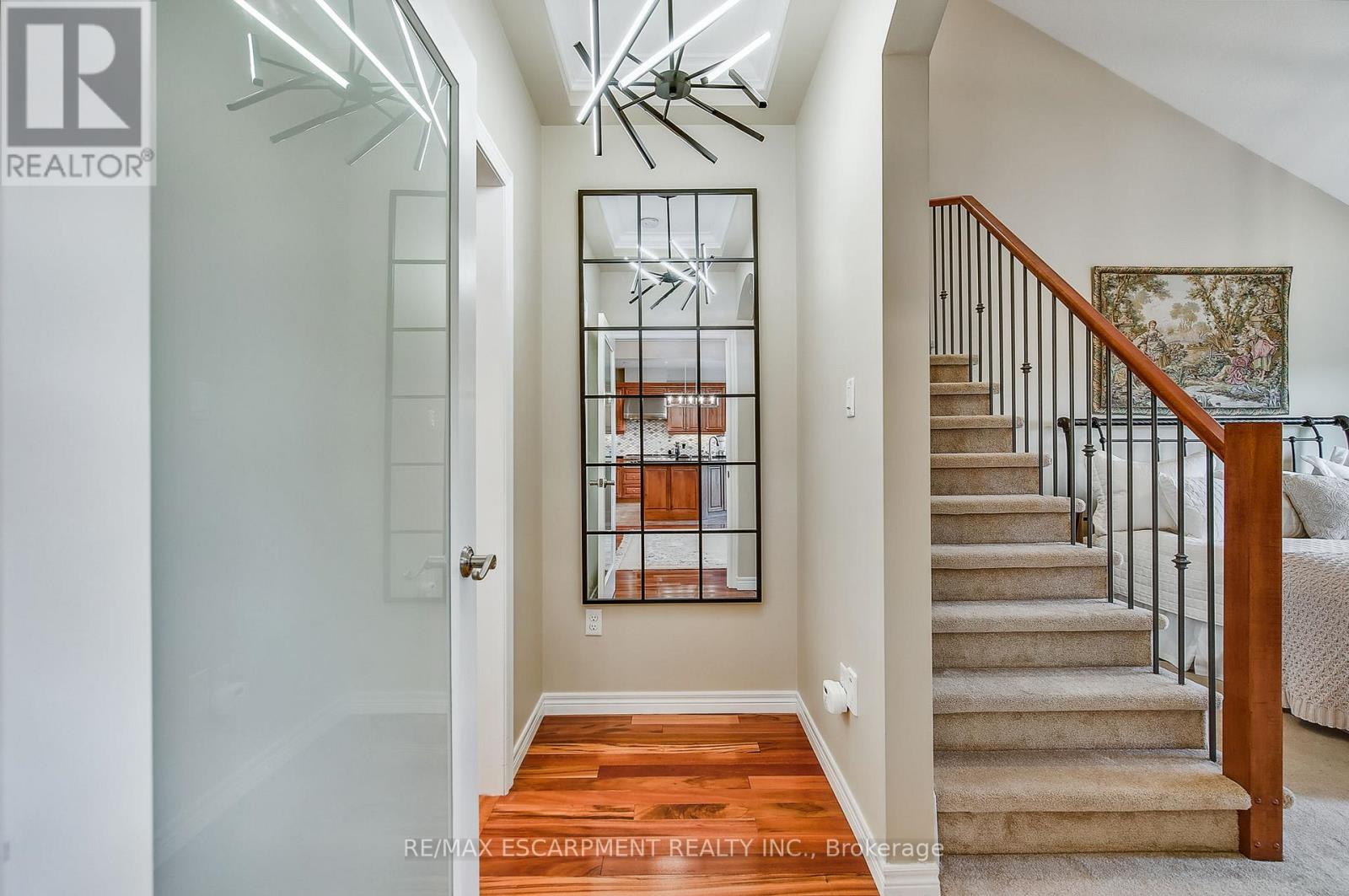 Photo 13 of 14 19 Simmonds Drive, Guelph ON