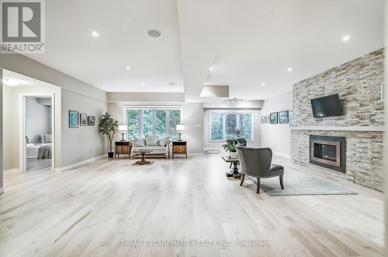 Photo 48 of 14 19 Simmonds Drive, Guelph ON