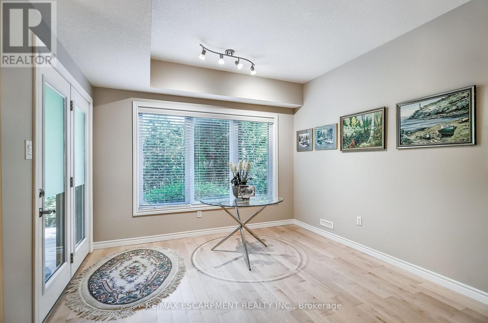 Photo 31 of 14 19 Simmonds Drive, Guelph ON