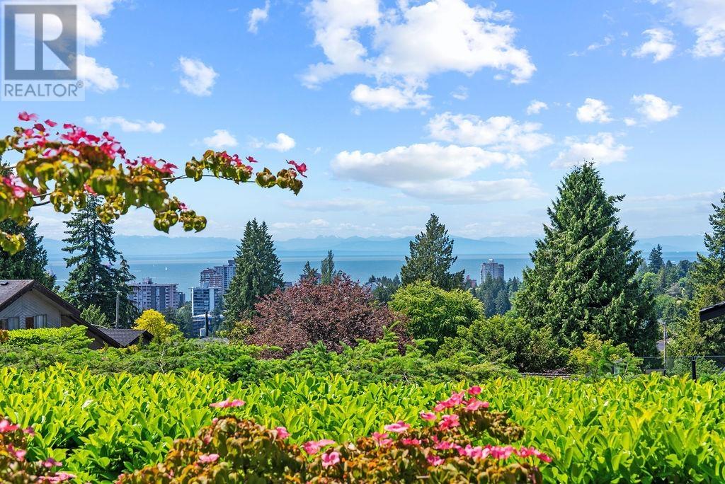 990 JEFFERSON AVENUE, West Vancouver
