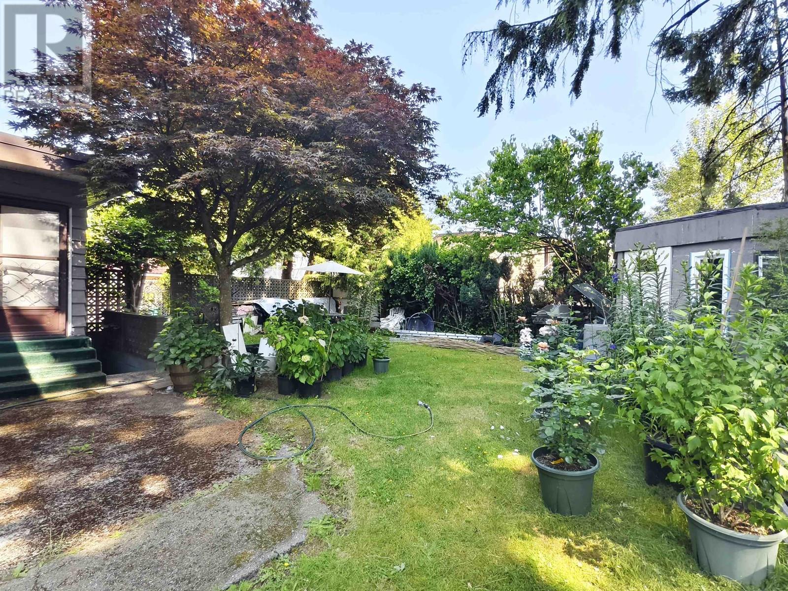 Photo 14 of 7606 Ulster Street, Burnaby BC