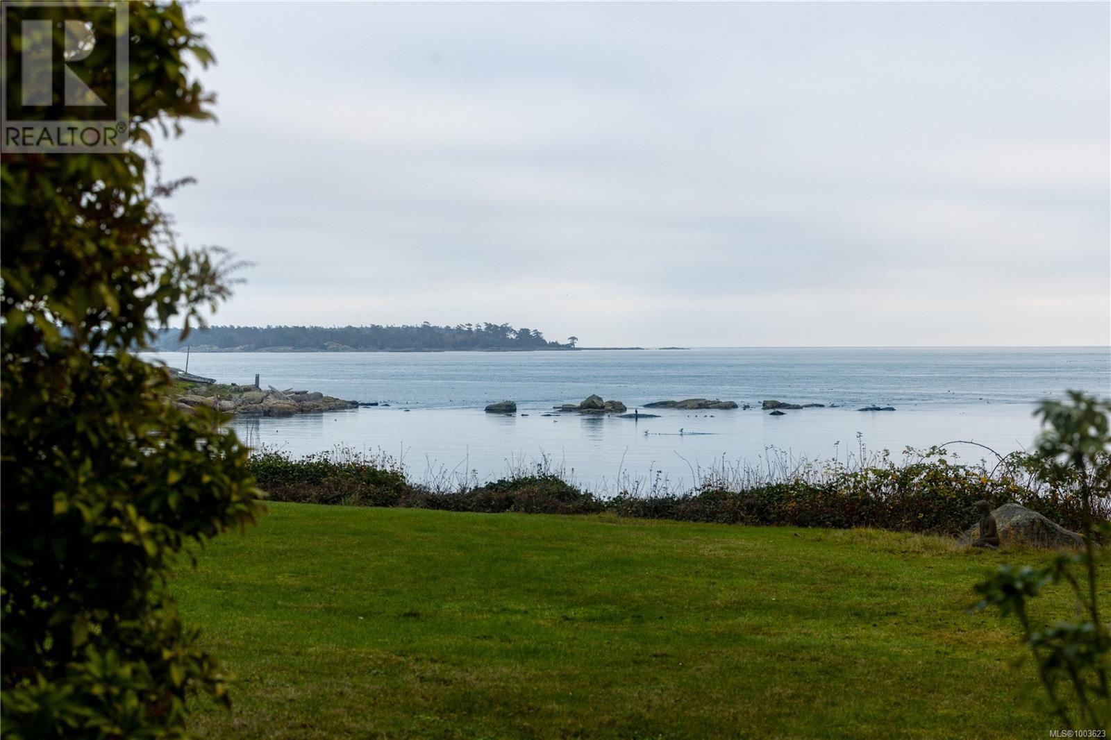  3901 Tudor Avenue, Saanich