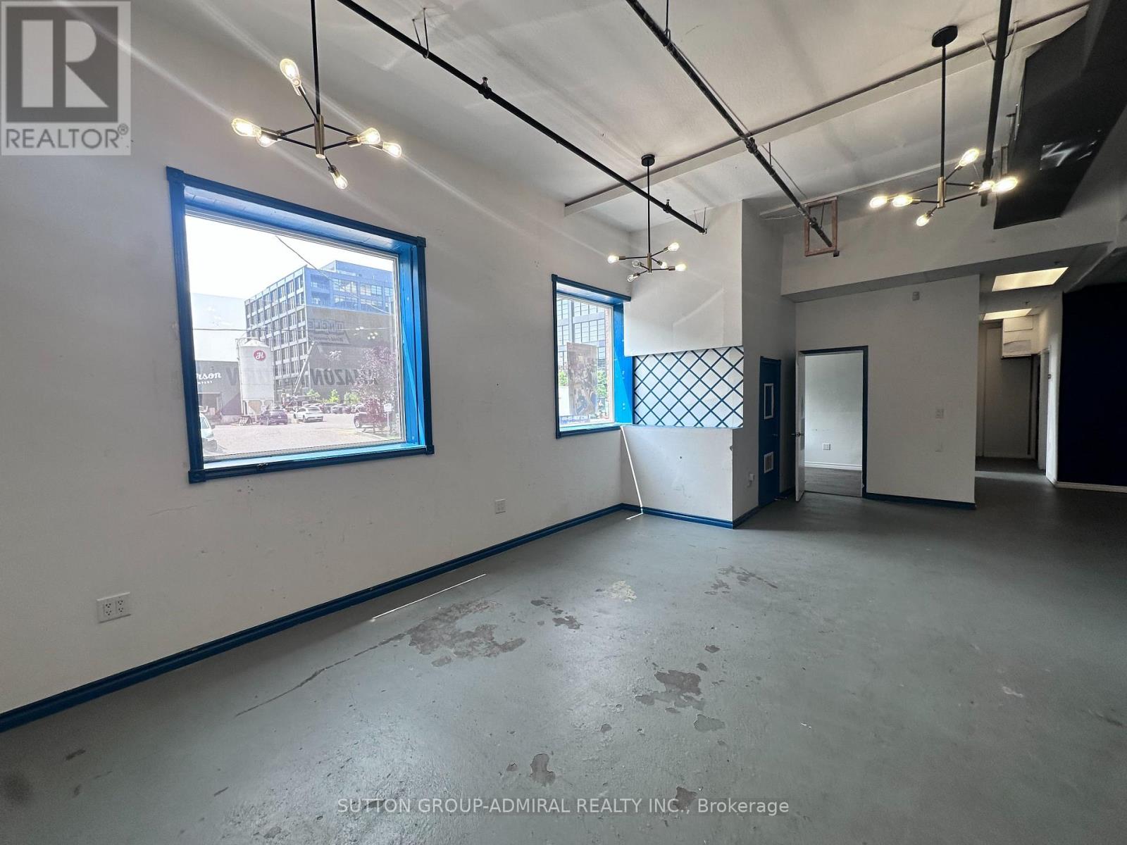 STUDIO 6 - 151 STERLING ROAD