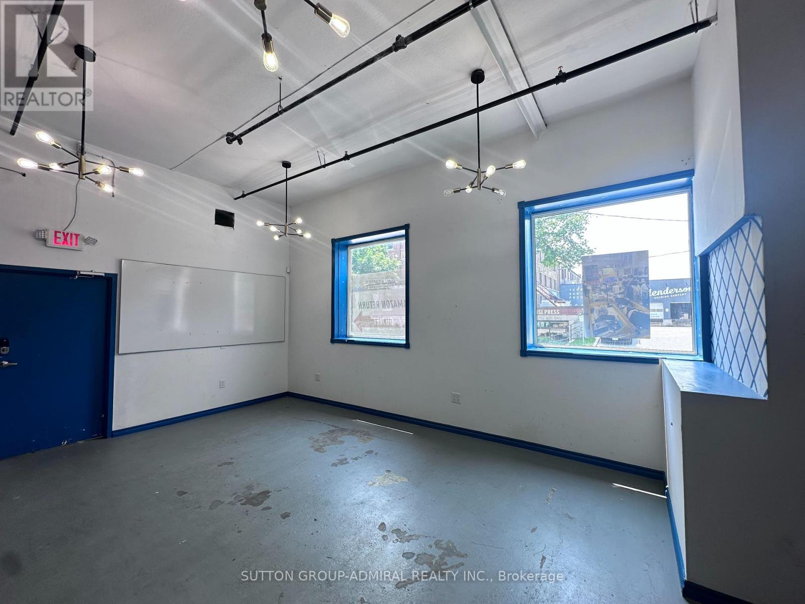 STUDIO 6 - 151 STERLING ROAD
