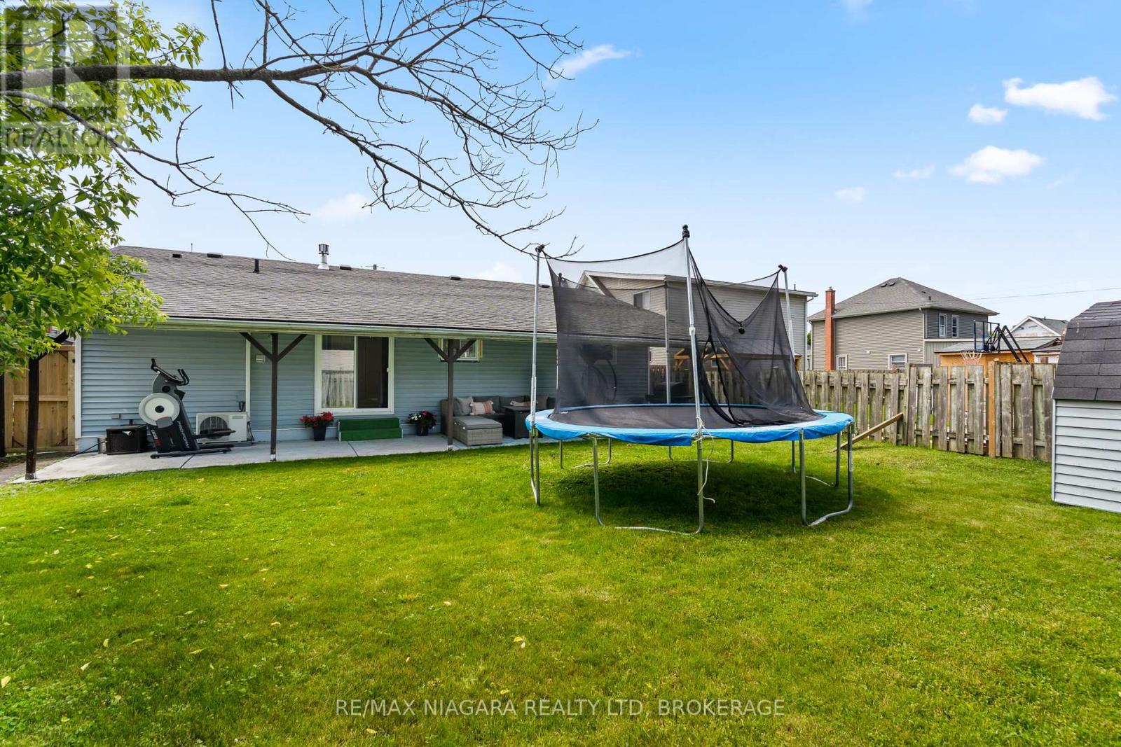 Photo 13 of 39 Pine Street, Port Colborne ON