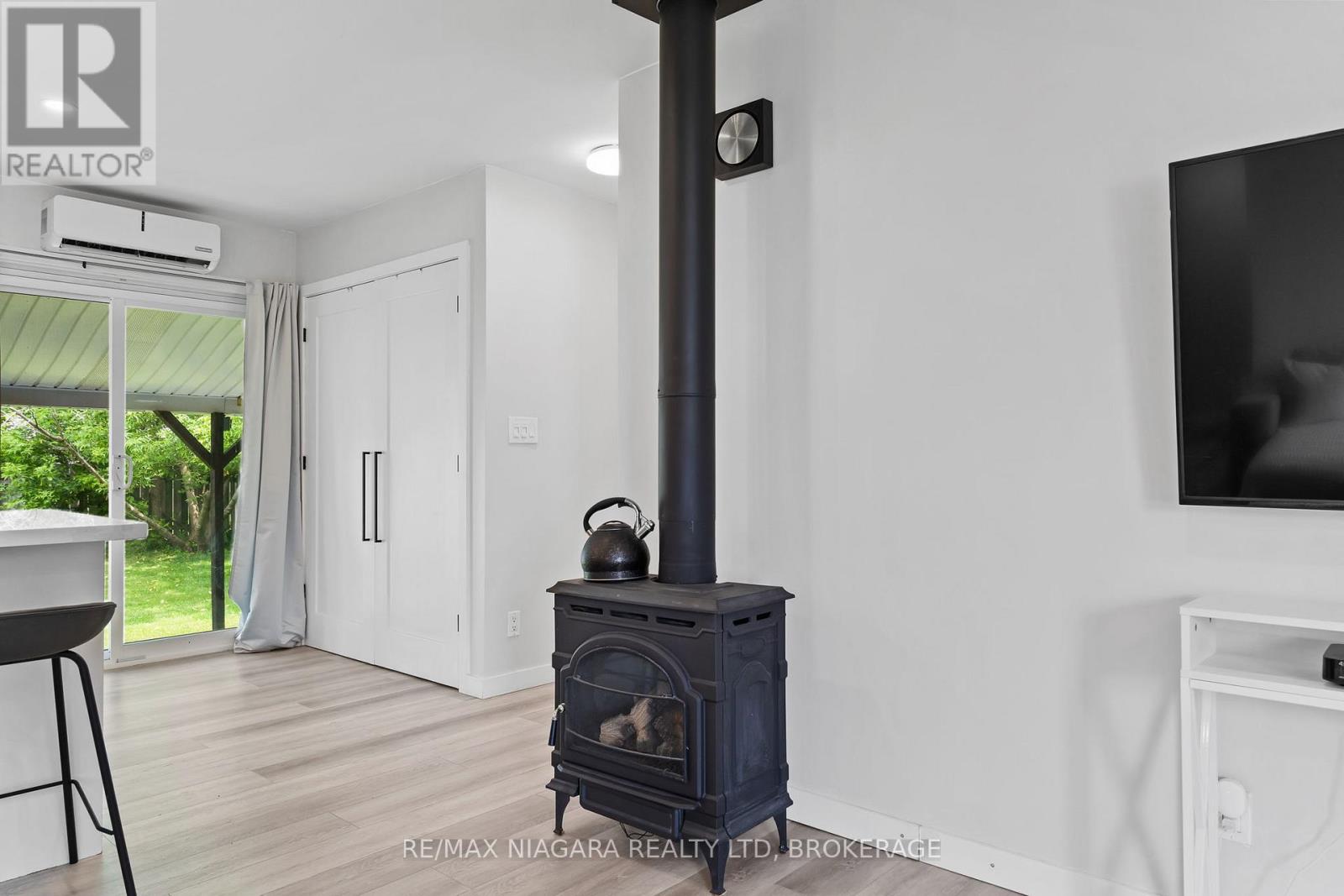 Photo 20 of 39 Pine Street, Port Colborne ON