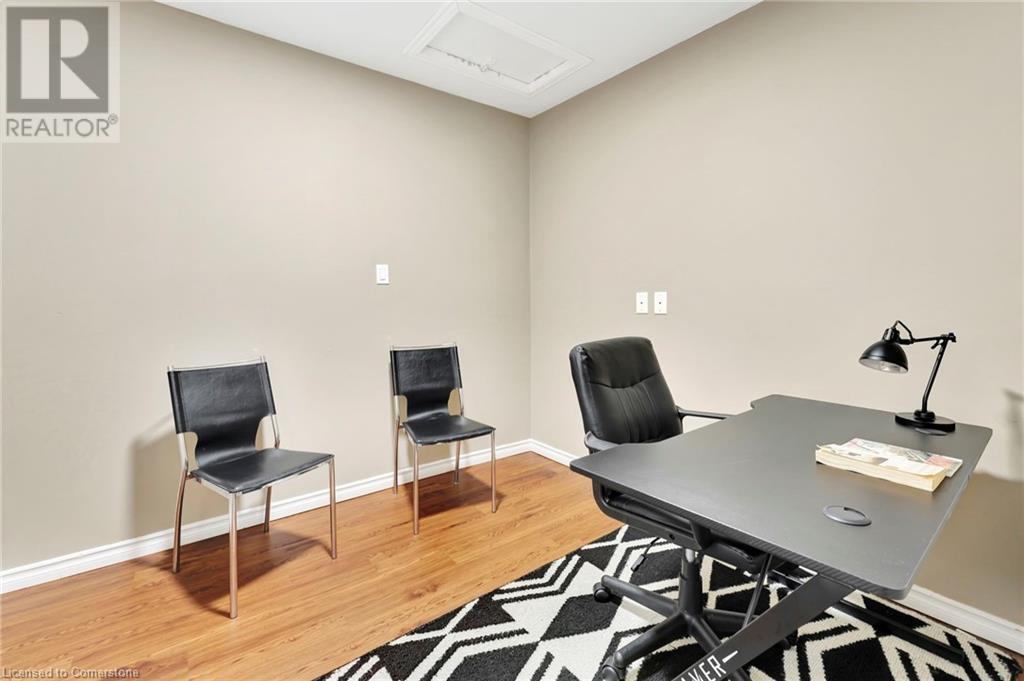 Photo 12 of 23 Palace Street, Brantford ON