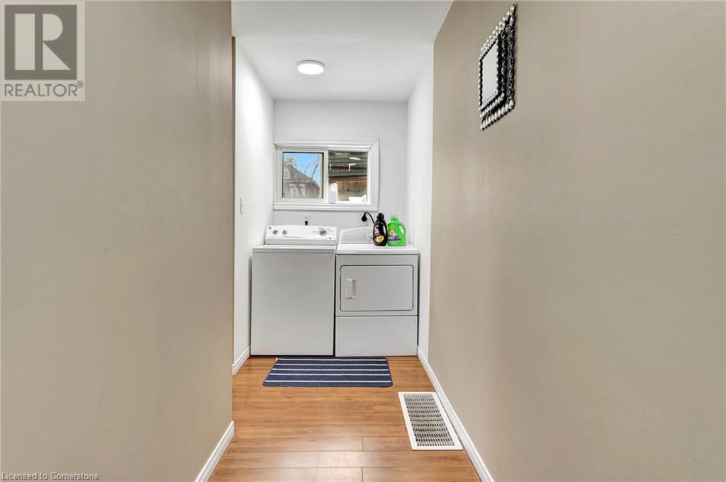 Photo 13 of 23 Palace Street, Brantford ON