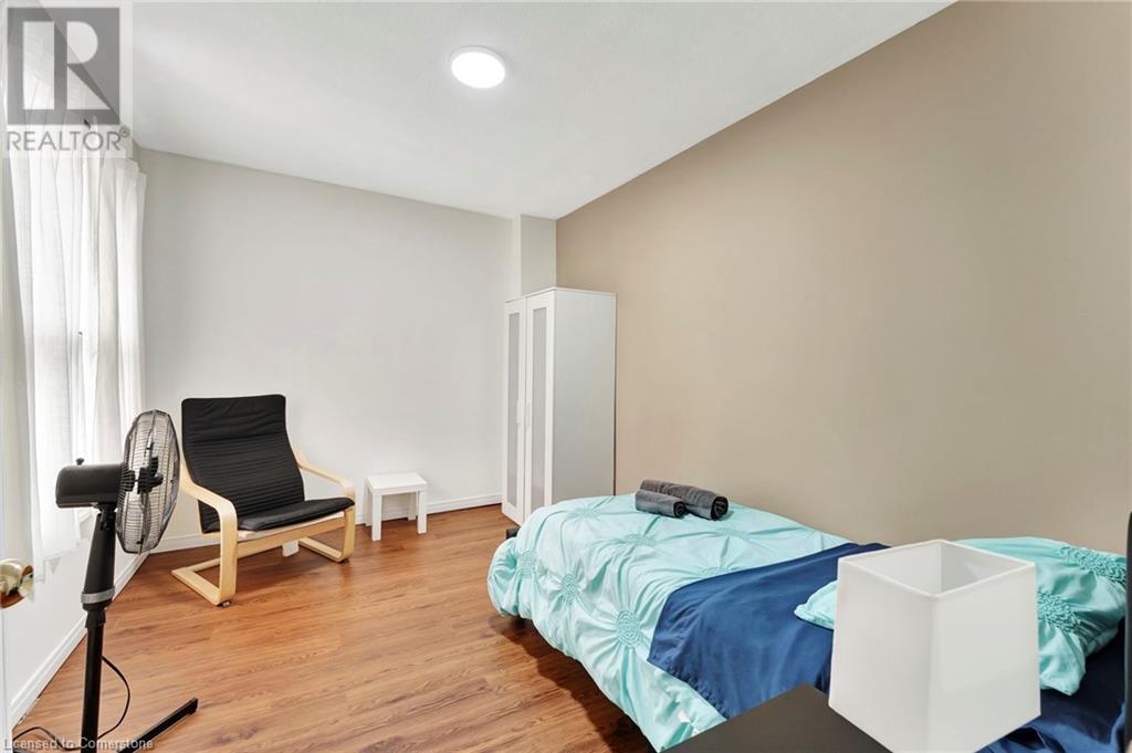Photo 21 of 23 Palace Street, Brantford ON