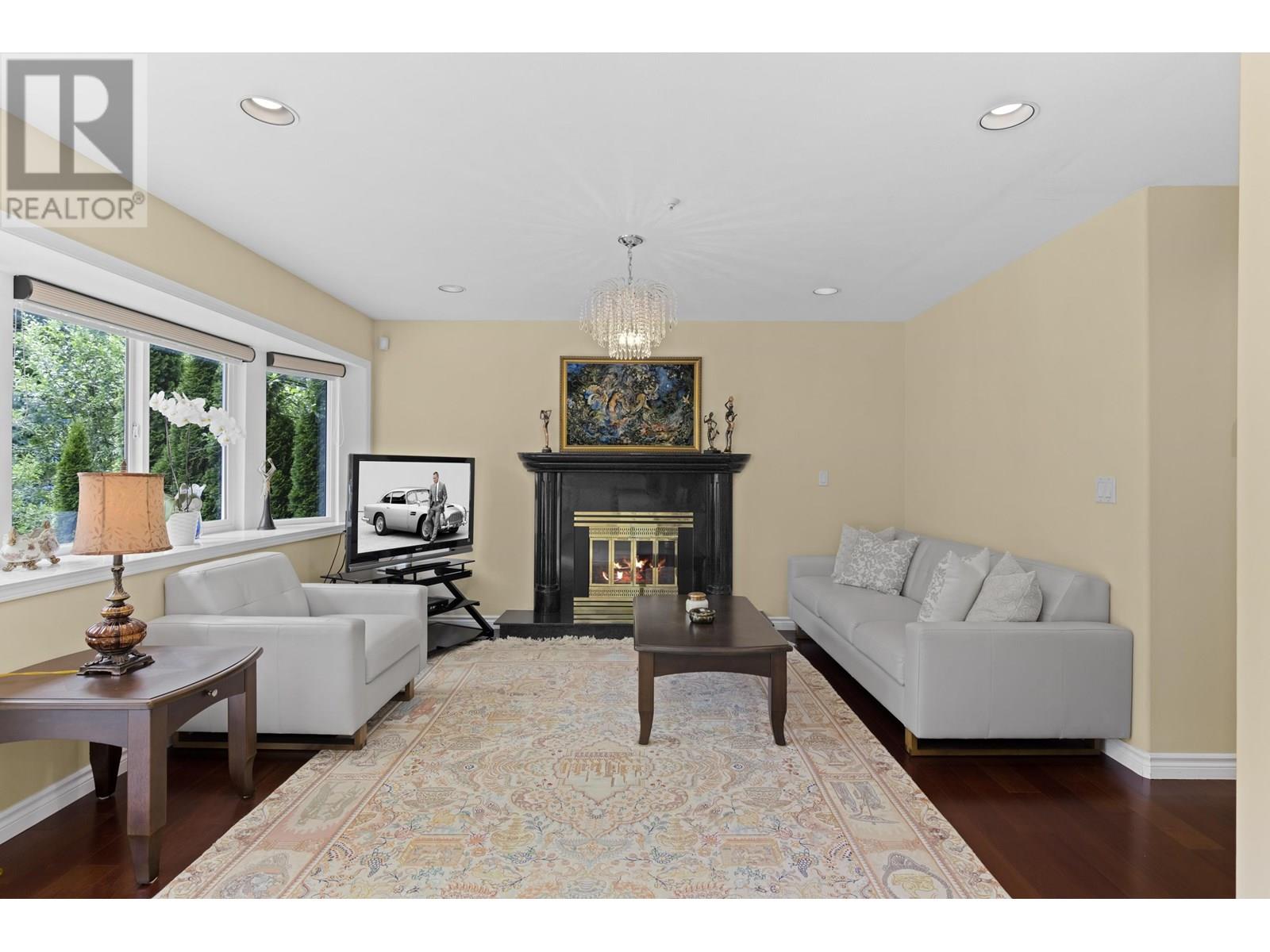 Photo 13 of 1426 Fulton Avenue, West Vancouver BC