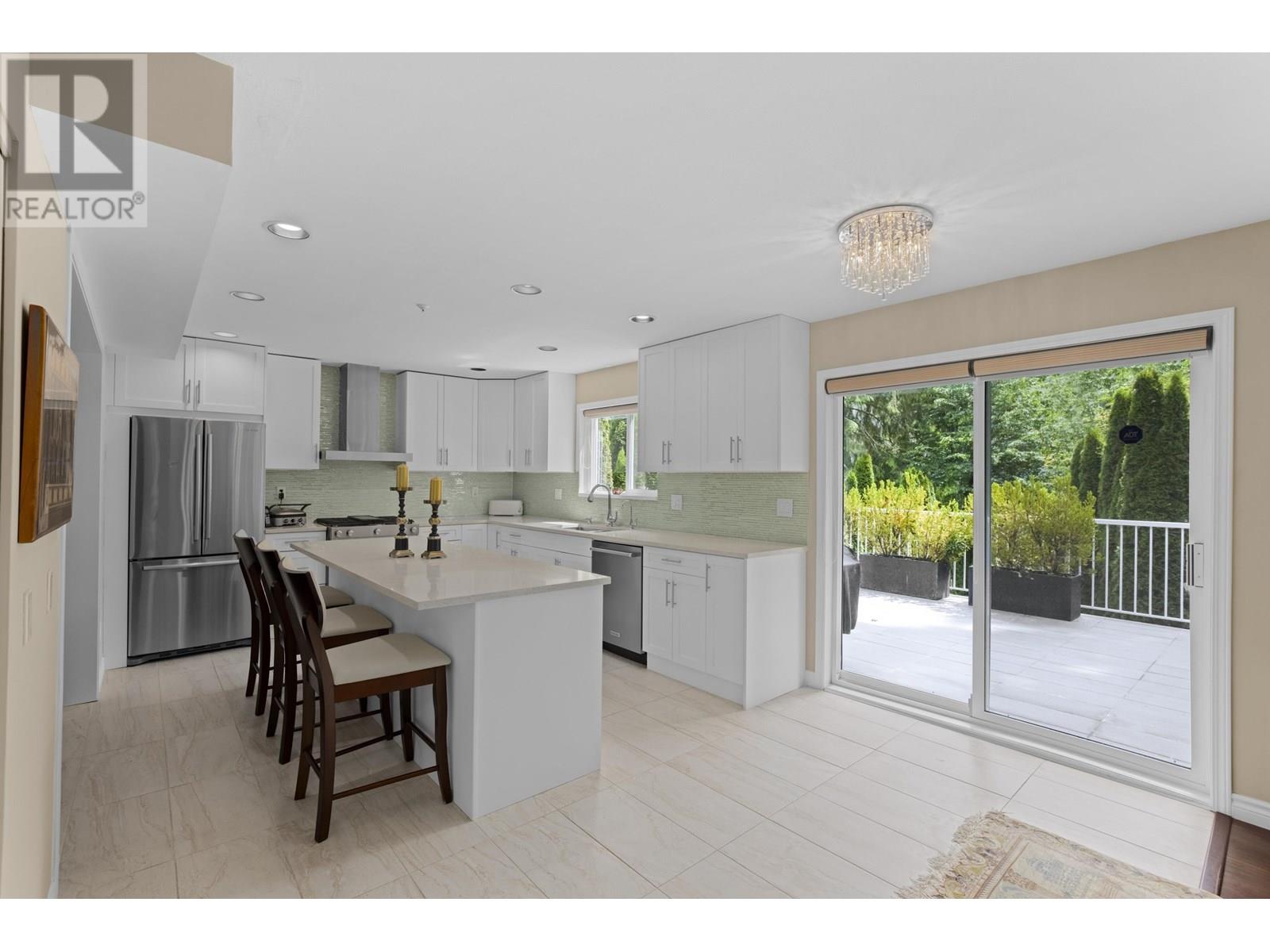 Photo 8 of 1426 Fulton Avenue, West Vancouver BC