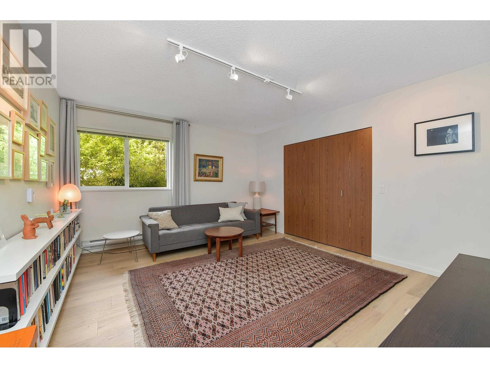297 WOOD DALE DRIVE, Mayne Island