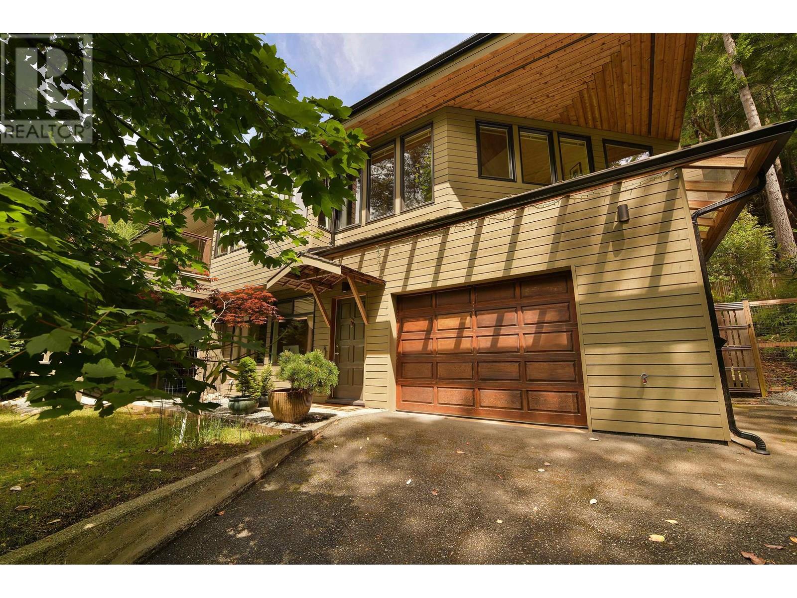 297 WOOD DALE DRIVE, Mayne Island