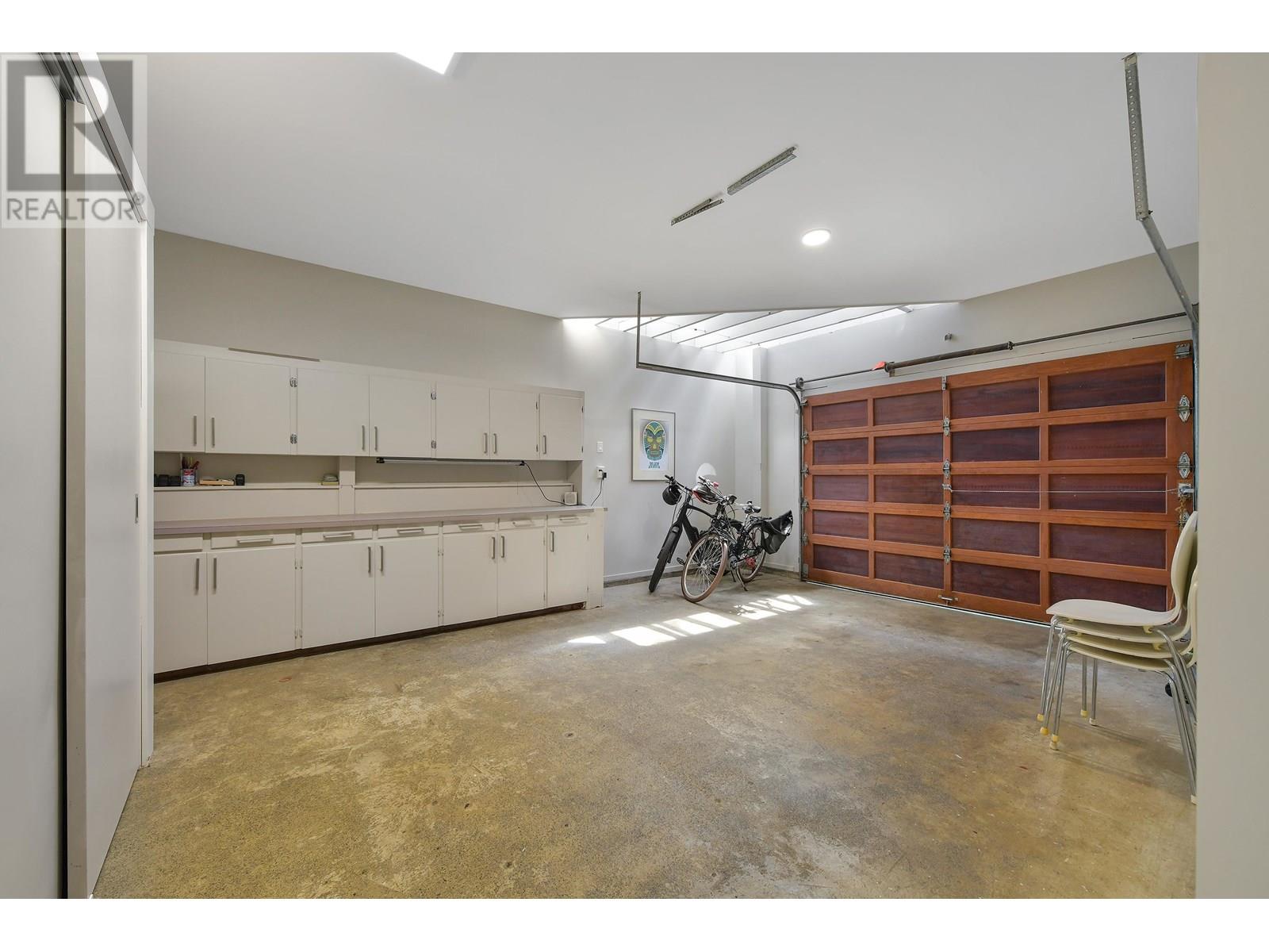 297 WOOD DALE DRIVE, Mayne Island