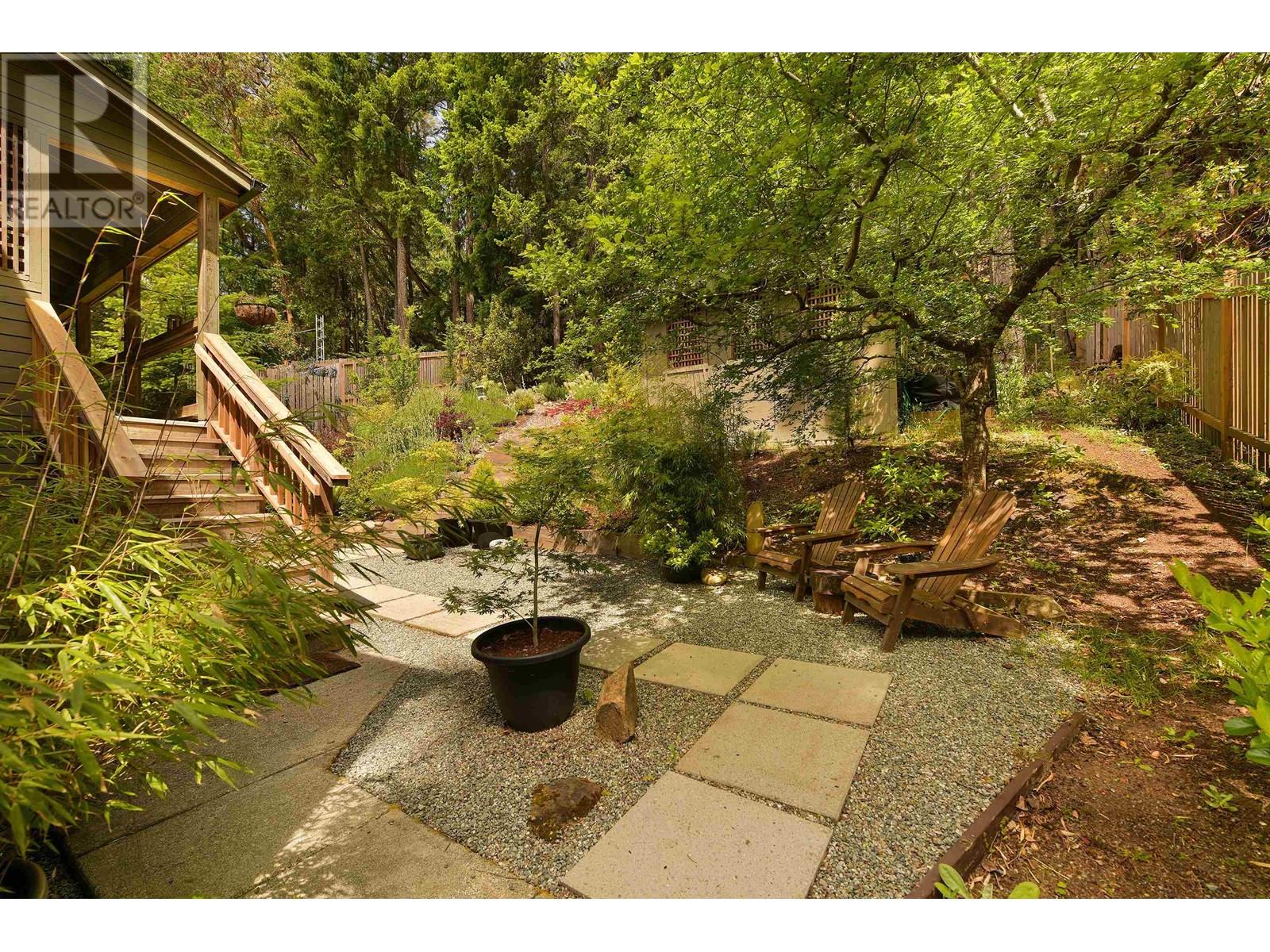 297 WOOD DALE DRIVE, Mayne Island