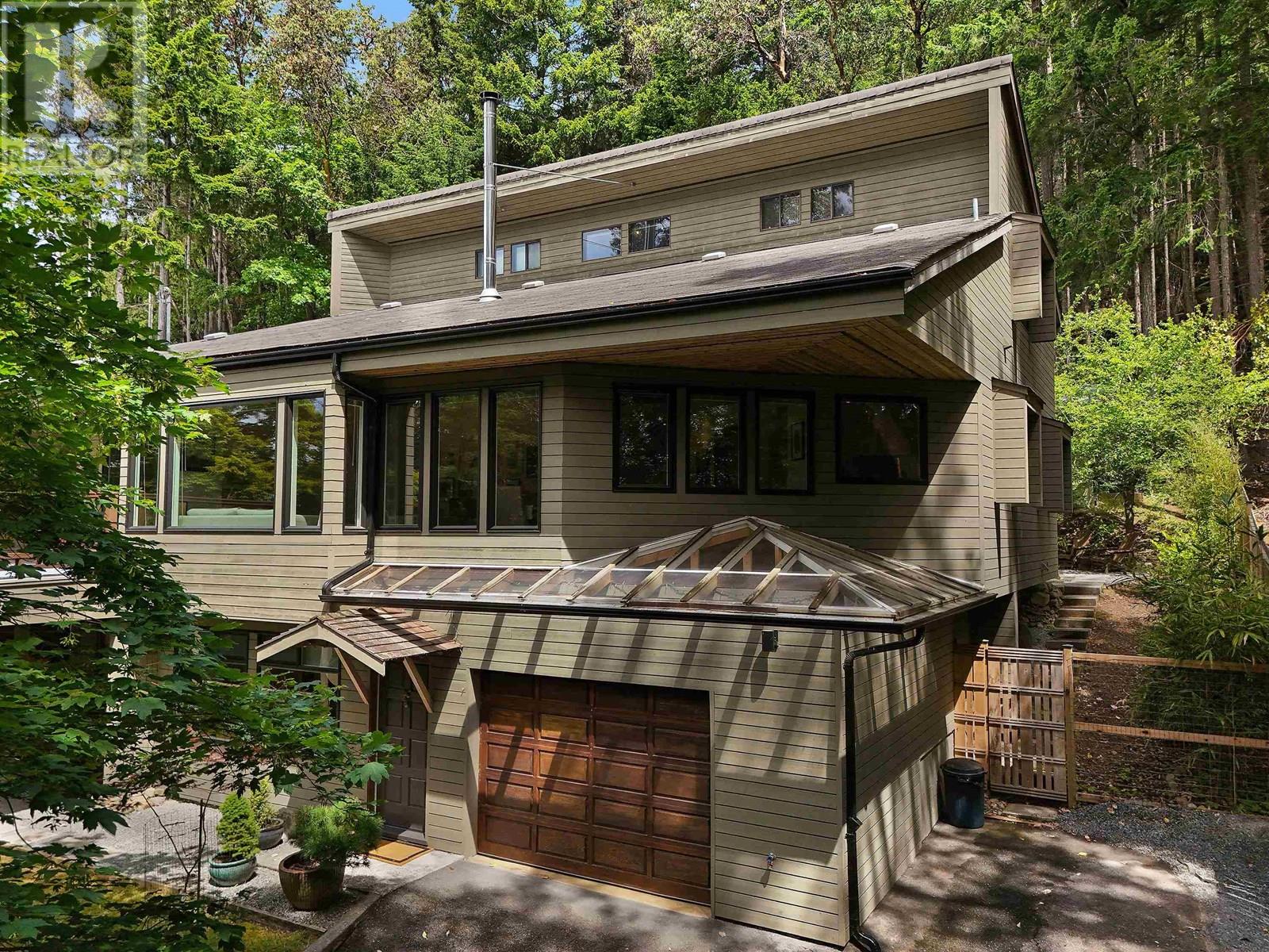 297 WOOD DALE DRIVE, Mayne Island