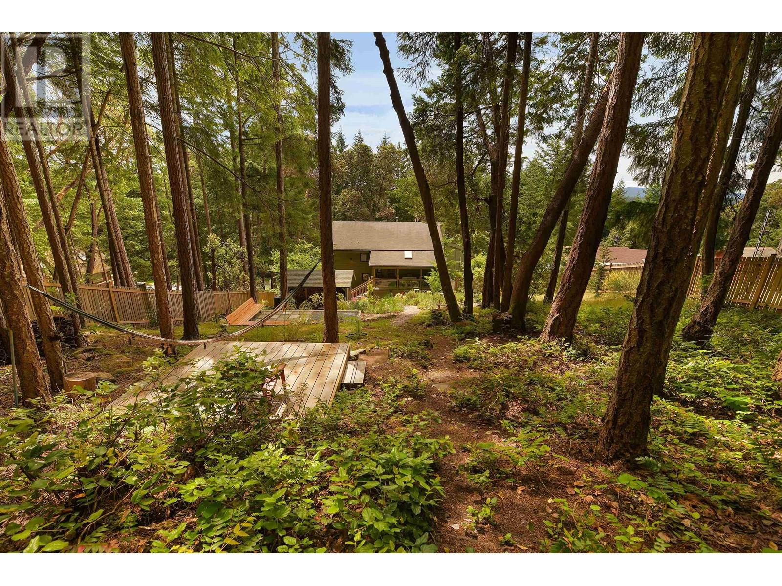 297 WOOD DALE DRIVE, Mayne Island