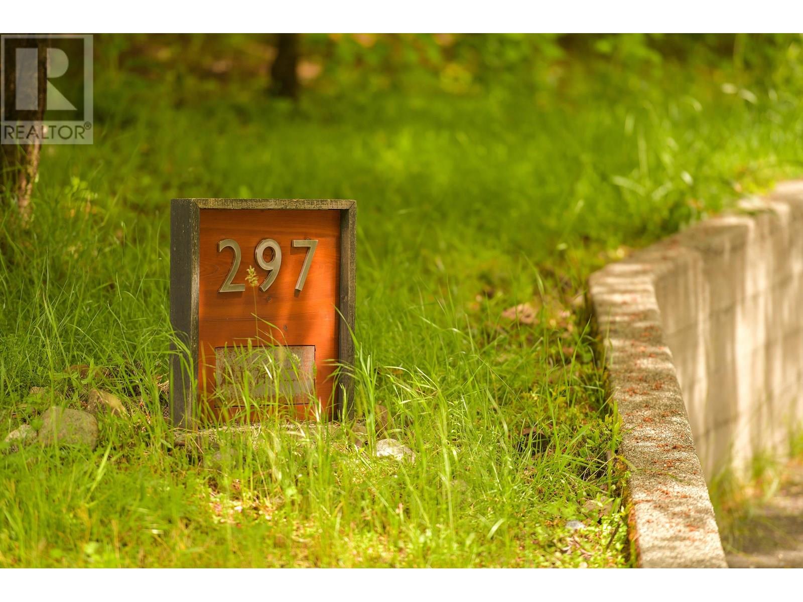 297 WOOD DALE DRIVE, Mayne Island