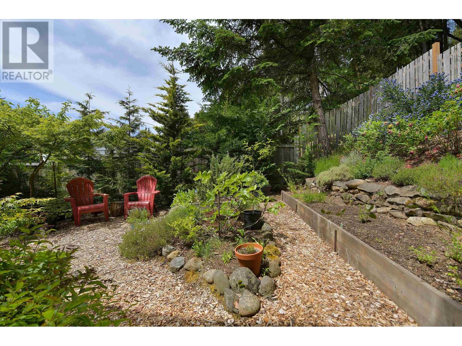 297 WOOD DALE DRIVE, Mayne Island