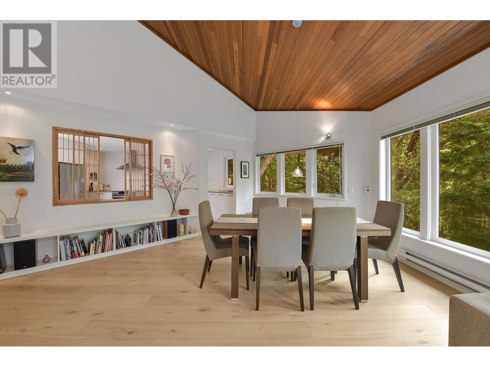 297 WOOD DALE DRIVE, Mayne Island