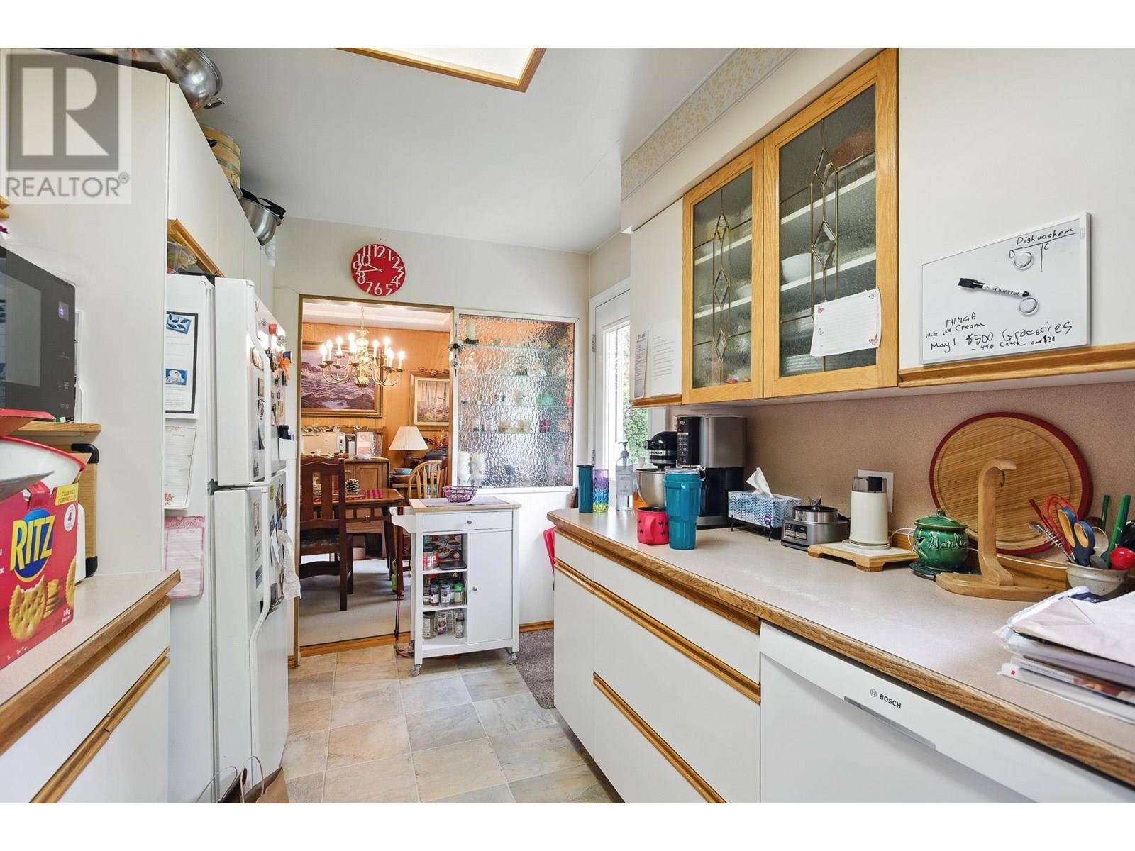 Photo 14 of 820 Crestwood Drive, Coquitlam BC