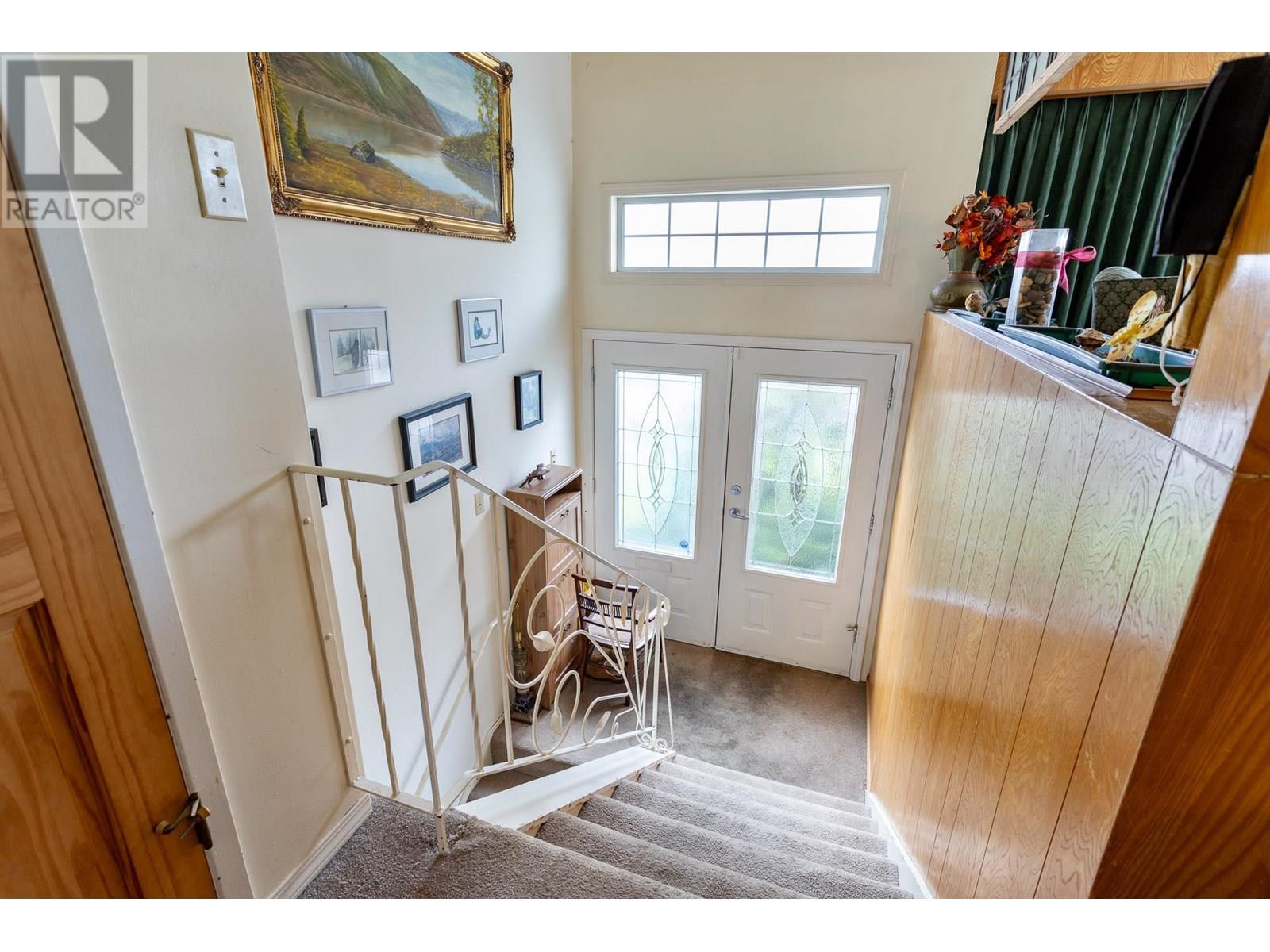 Photo 16 of 820 Crestwood Drive, Coquitlam BC